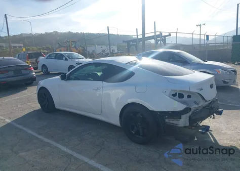 2016 Hyundai Genesis 3.8 Base z USA, uszkodzony, nr VIN KMHHT6KJ0GU132287